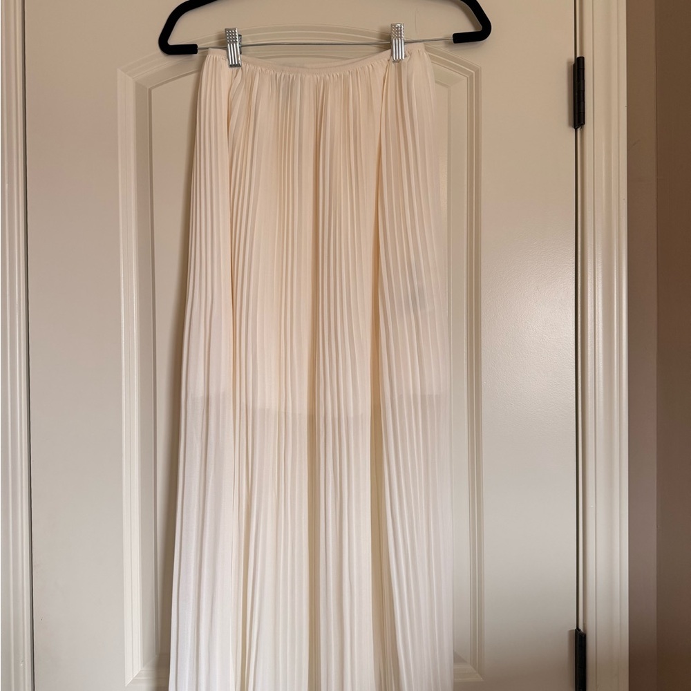 H&M Cream Maxi Pleated Skirt